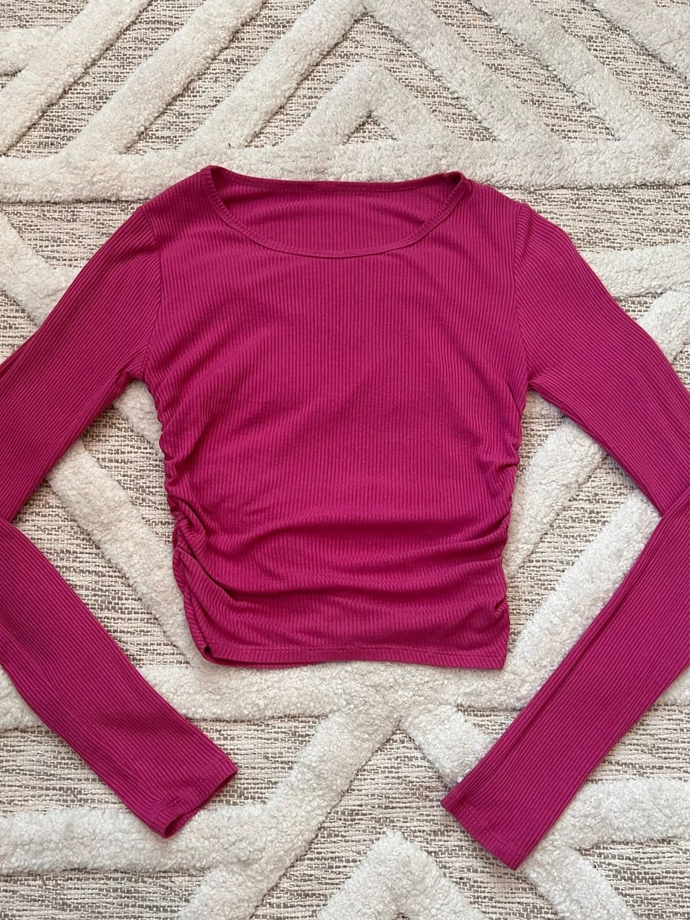 ALO Gather Ribbed Long Sleeve Crop Top Raspberry Magenta Small - Picture 1 of 5